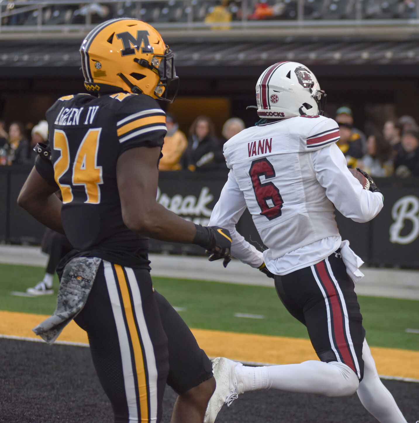Josh Vann runs into the end zone
